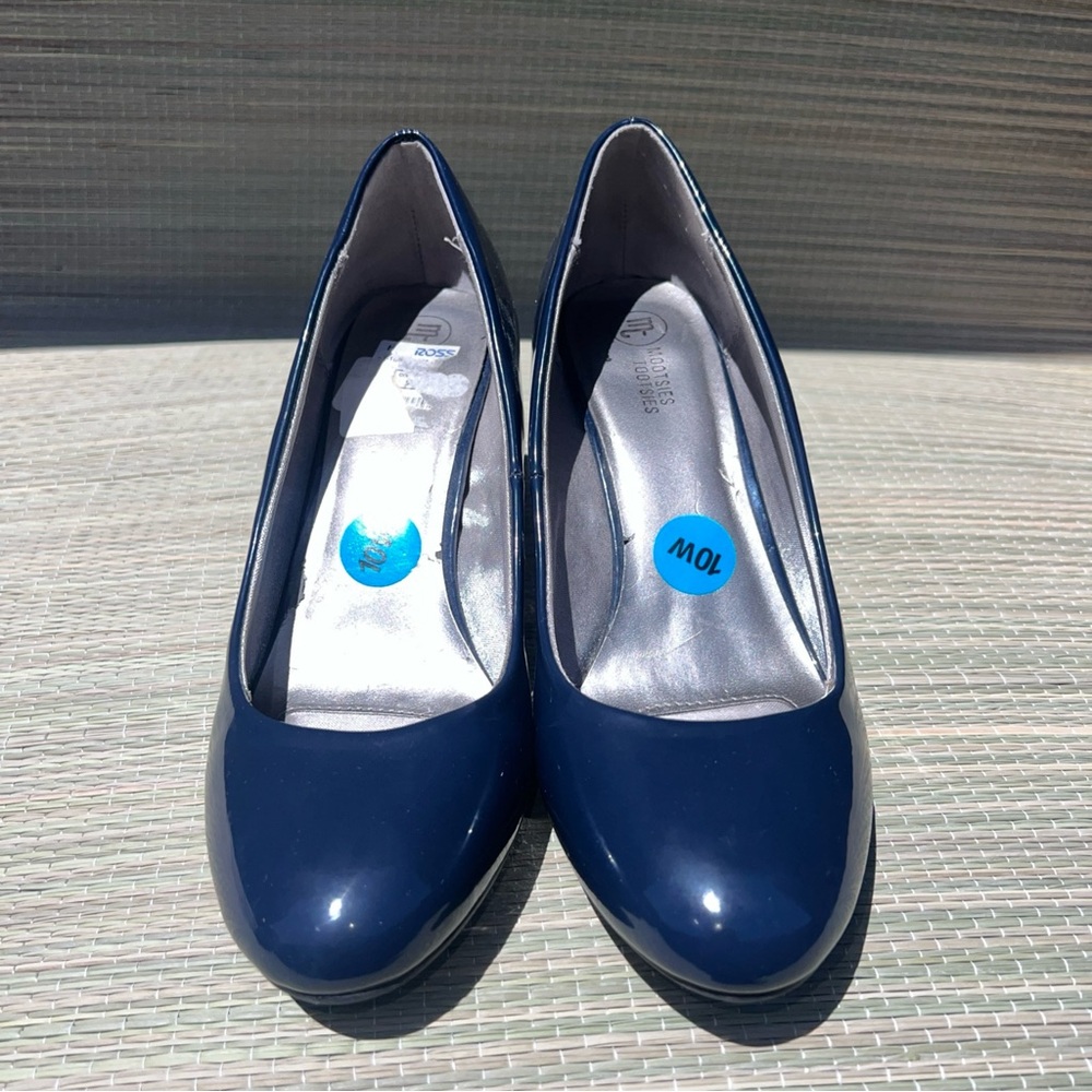 Mootsies Tootsies Navy Patent Round-Toe Pumps
